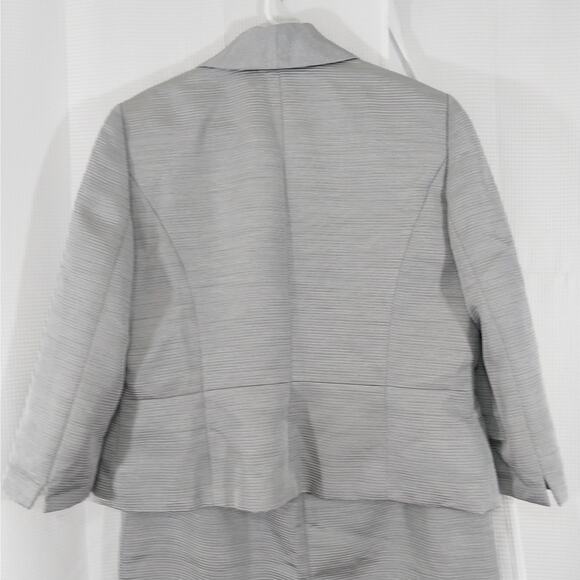 TAHARI! GLAMOROUS SILVER GRAY TEXTURED 2 PC SKIRT & JACKET, BLAZER SUIT! SZ 16 - Picture 8 of 12